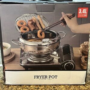 Silver Cookware Set for Modern Kitchens